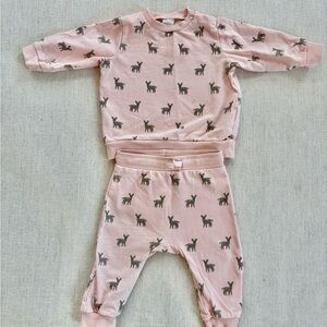 H&M 2-Piece Sweatsuit with Deer Pattern Sz 2-4 Months